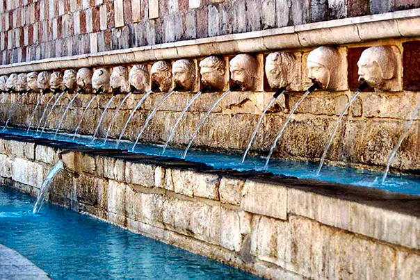 fontana-delle-99-cannelle