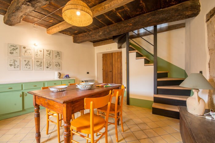 Casa degli archi - soggiorno con vista scale