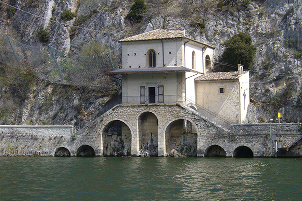 Chiesa Madonna del Lago