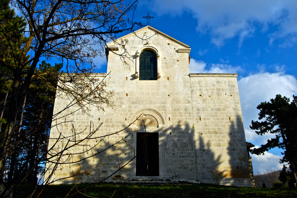 Chiesa_di_Santa_Maria_Assunta,_Bominaco